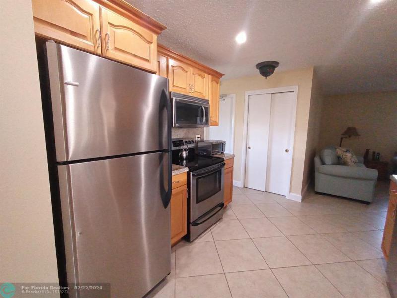  Single Family Homes Photo 15: 1031 NW 49th St  Deerfield Beach,  FL 33064