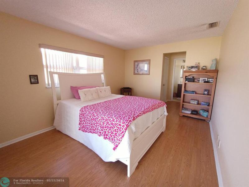  Single Family Homes Photo 18: 1031 NW 49th St  Deerfield Beach,  FL 33064