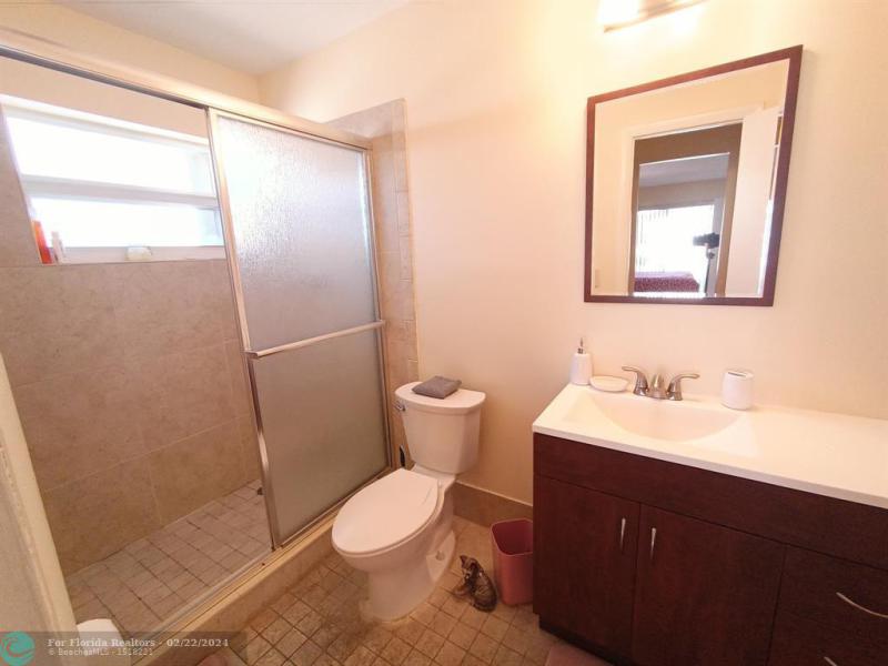  Single Family Homes Photo 19: 1031 NW 49th St  Deerfield Beach,  FL 33064