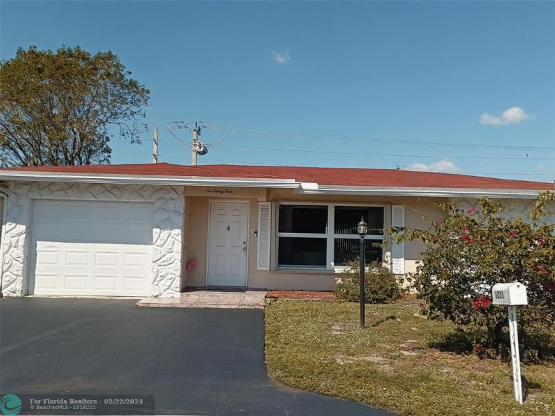  Single Family Homes Photo 2: 1031 NW 49th St  Deerfield Beach,  FL 33064