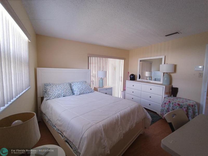  Single Family Homes Photo 21: 1031 NW 49th St  Deerfield Beach,  FL 33064
