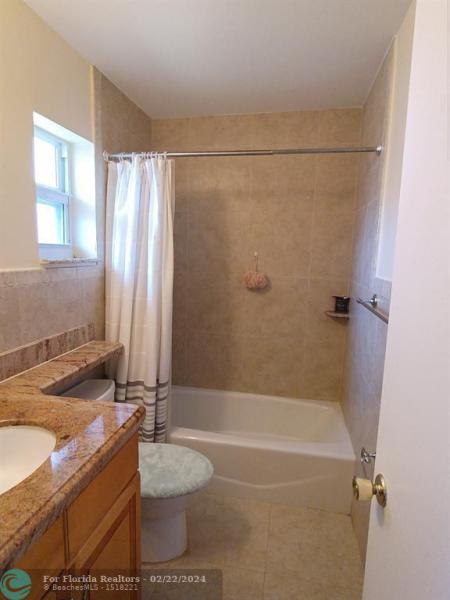  Single Family Homes Photo 23: 1031 NW 49th St  Deerfield Beach,  FL 33064
