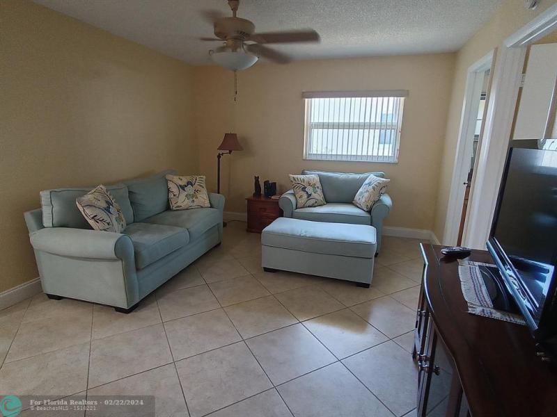  Single Family Homes Photo 4: 1031 NW 49th St  Deerfield Beach,  FL 33064