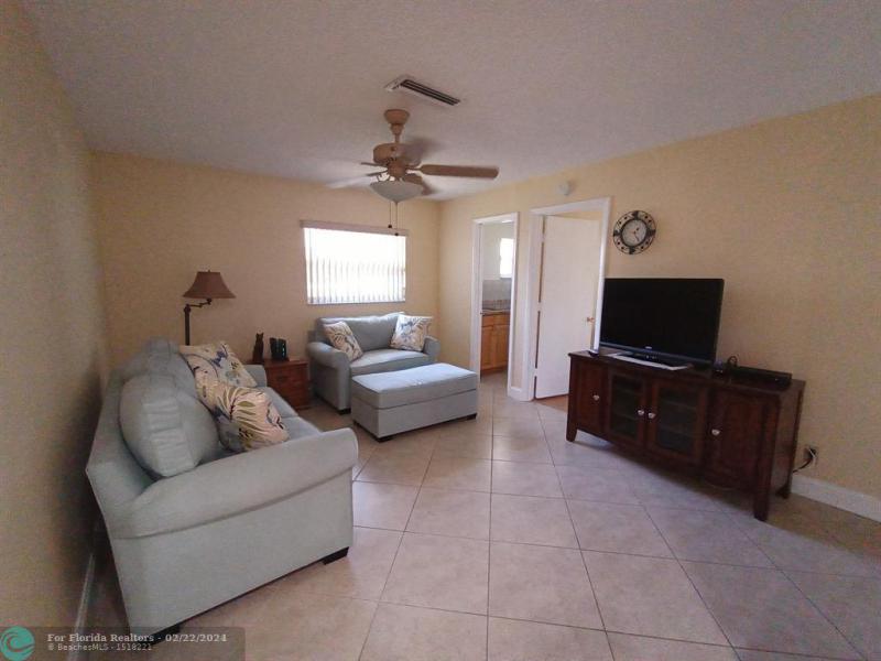 Single Family Homes Photo 6: 1031 NW 49th St  Deerfield Beach,  FL 33064