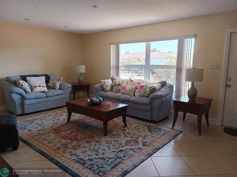  Single Family Homes Photo 7: 1031 NW 49th St  Deerfield Beach,  FL 33064