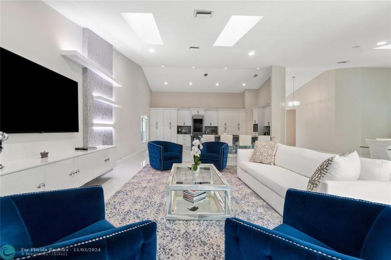  Single Family Homes Photo 11: 263 Hibiscus Ave  Lauderdale By The Sea,  FL 33308