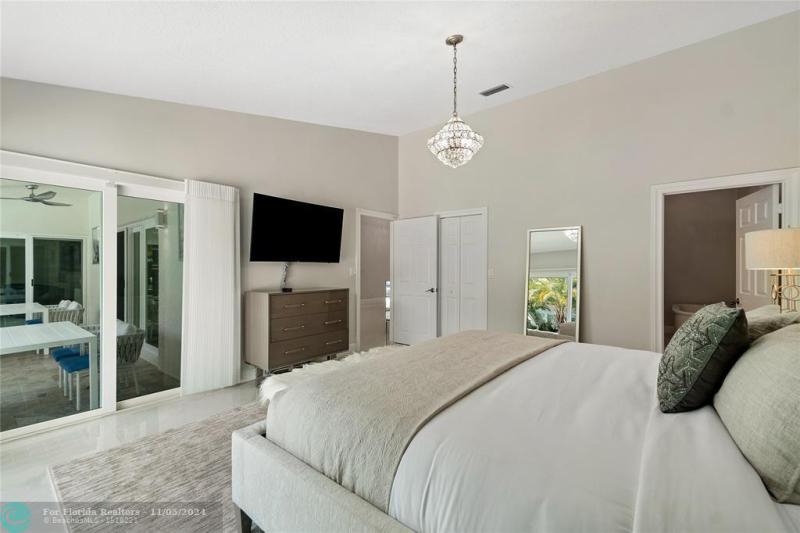  Single Family Homes Photo 18: 263 Hibiscus Ave  Lauderdale By The Sea,  FL 33308