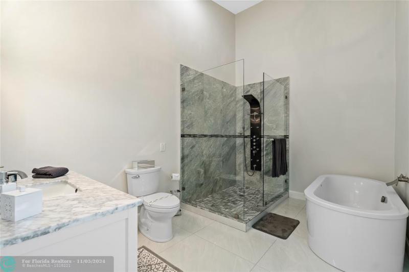  Single Family Homes Photo 19: 263 Hibiscus Ave  Lauderdale By The Sea,  FL 33308