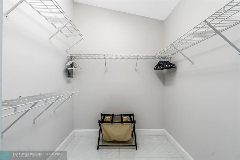  Single Family Homes Photo 23: 263 Hibiscus Ave  Lauderdale By The Sea,  FL 33308