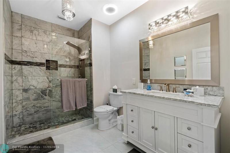  Single Family Homes Photo 25: 263 Hibiscus Ave  Lauderdale By The Sea,  FL 33308