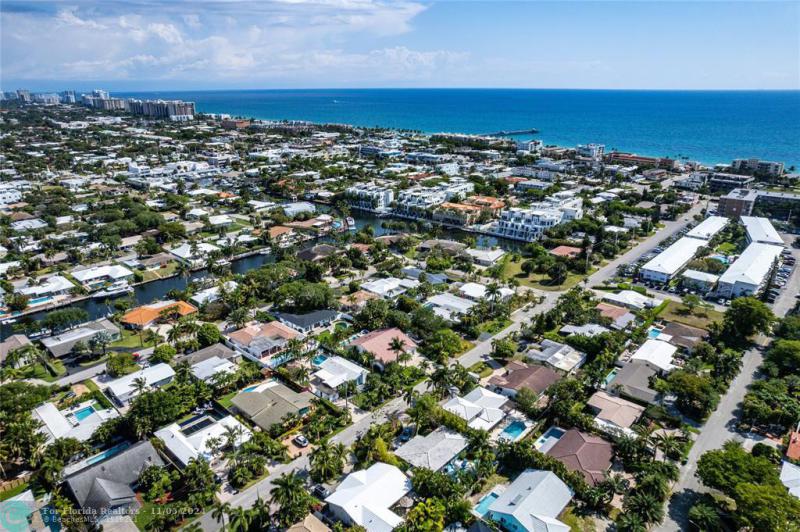  Single Family Homes Photo 4: 263 Hibiscus Ave  Lauderdale By The Sea,  FL 33308