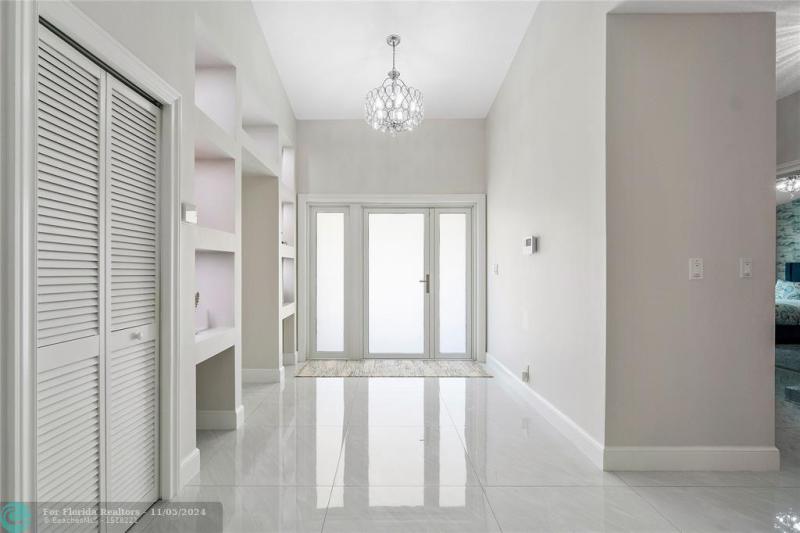  Single Family Homes Photo 5: 263 Hibiscus Ave  Lauderdale By The Sea,  FL 33308