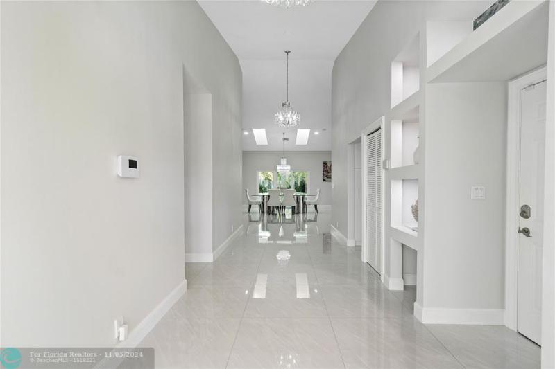  Single Family Homes Photo 6: 263 Hibiscus Ave  Lauderdale By The Sea,  FL 33308