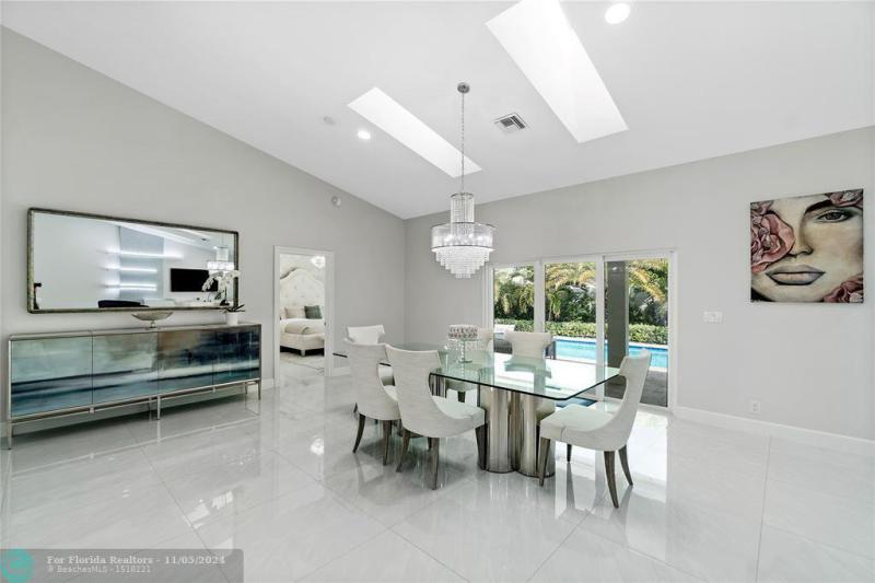  Single Family Homes Photo 7: 263 Hibiscus Ave  Lauderdale By The Sea,  FL 33308