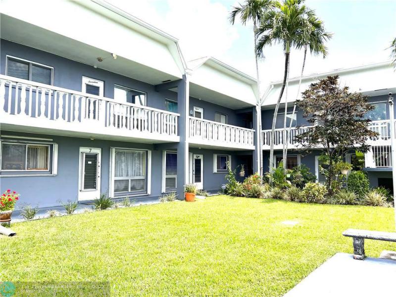  Condo & Townhome Photos