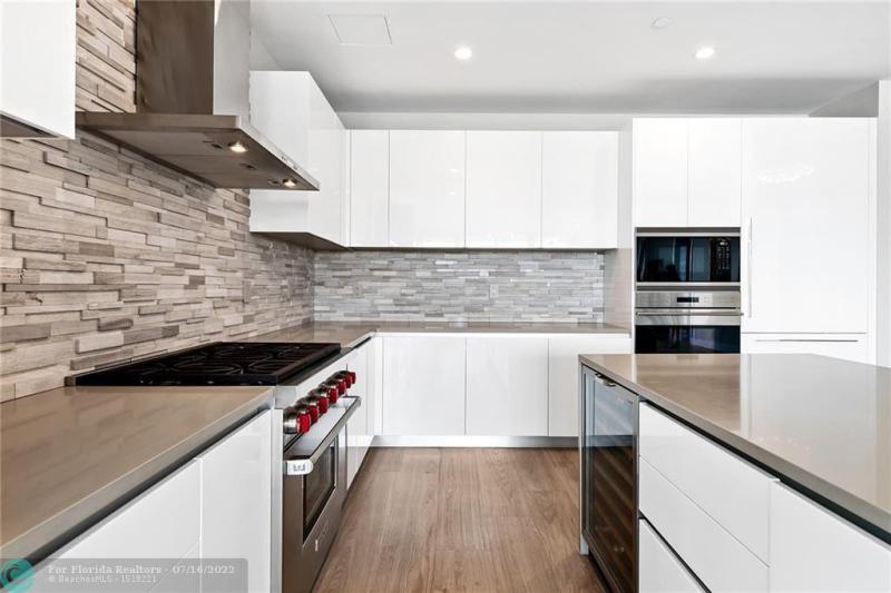  Condo & Townhome Photos