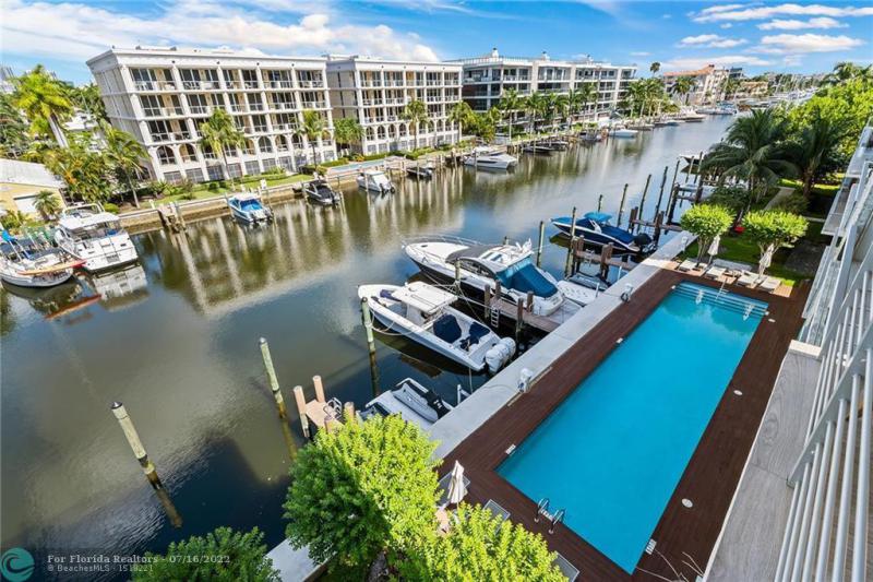  Condo & Townhome Photos