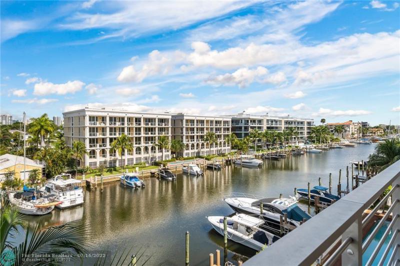  Condo & Townhome Photos