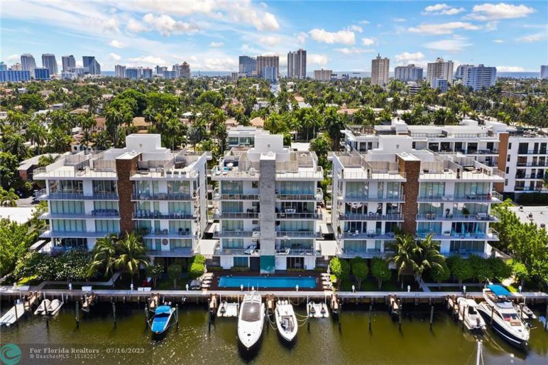  Condo & Townhome Photos