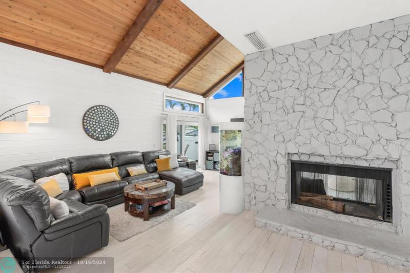  Single Family Homes Photo 10: 7605 Black Olive Way  Tamarac,  FL 33321