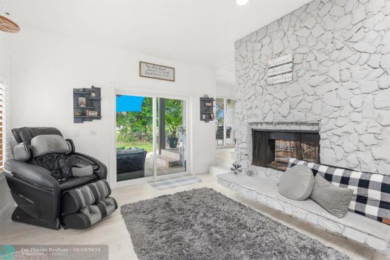  Single Family Homes Photo 14: 7605 Black Olive Way  Tamarac,  FL 33321