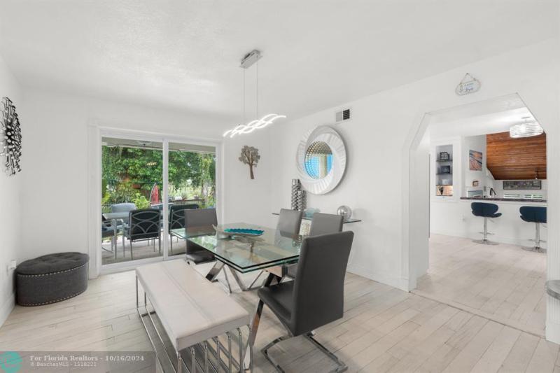  Single Family Homes Photo 17: 7605 Black Olive Way  Tamarac,  FL 33321