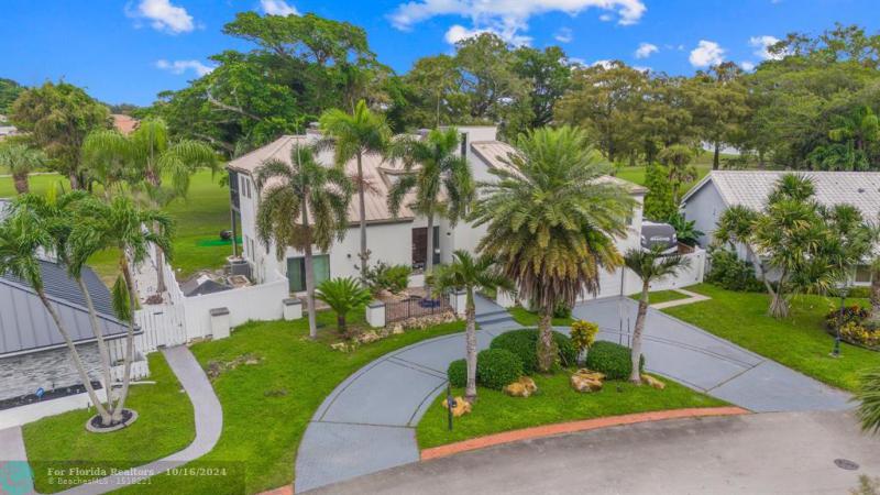  Single Family Homes Photo 2: 7605 Black Olive Way  Tamarac,  FL 33321