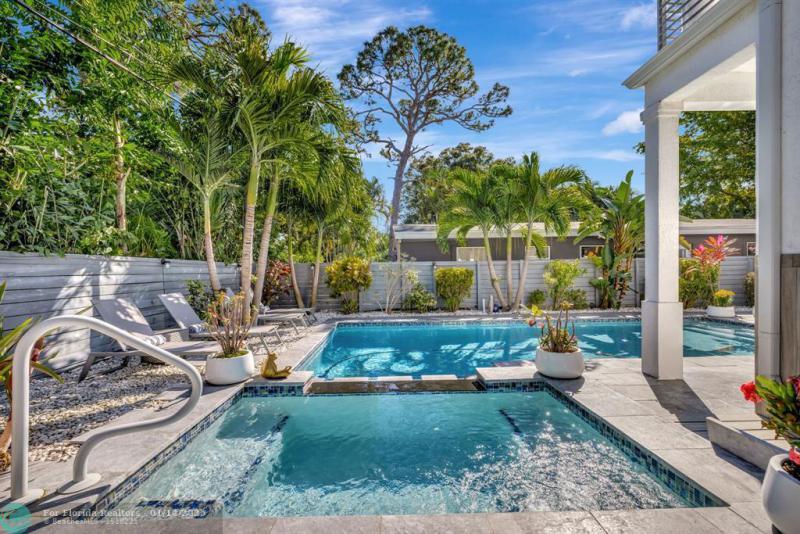  Single Family Homes Photo 11: 2502 NE 6th Ave  Wilton Manors,  FL 33305
