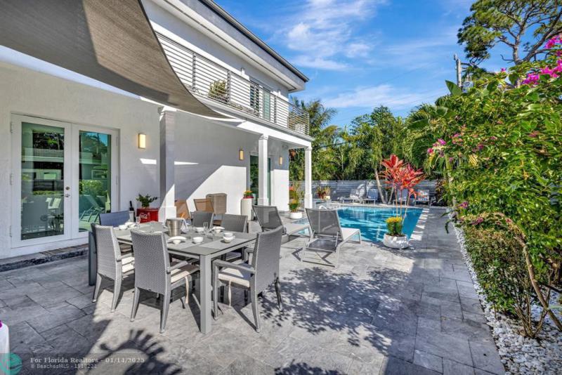 Single Family Homes Photo 12: 2502 NE 6th Ave  Wilton Manors,  FL 33305