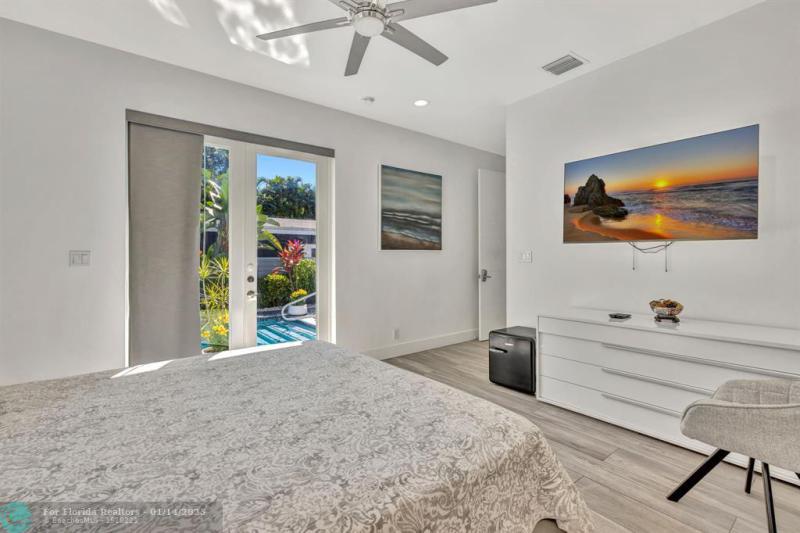  Single Family Homes Photo 18: 2502 NE 6th Ave  Wilton Manors,  FL 33305