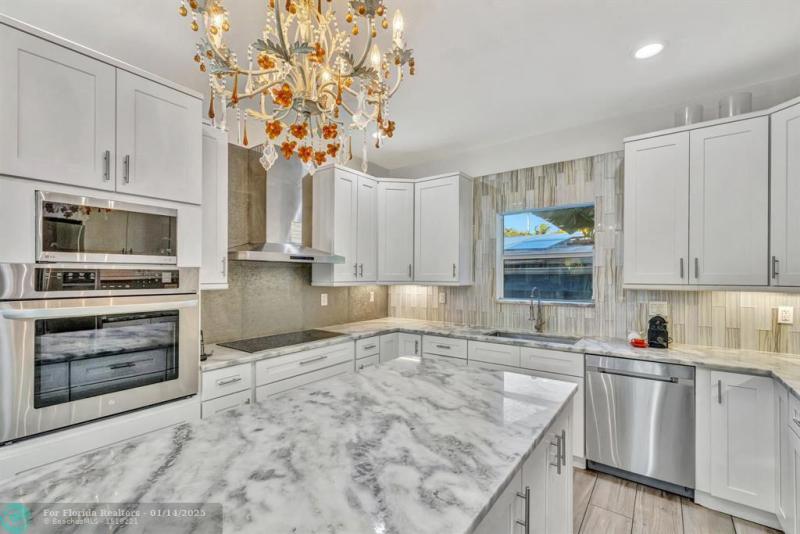  Single Family Homes Photo 23: 2502 NE 6th Ave  Wilton Manors,  FL 33305