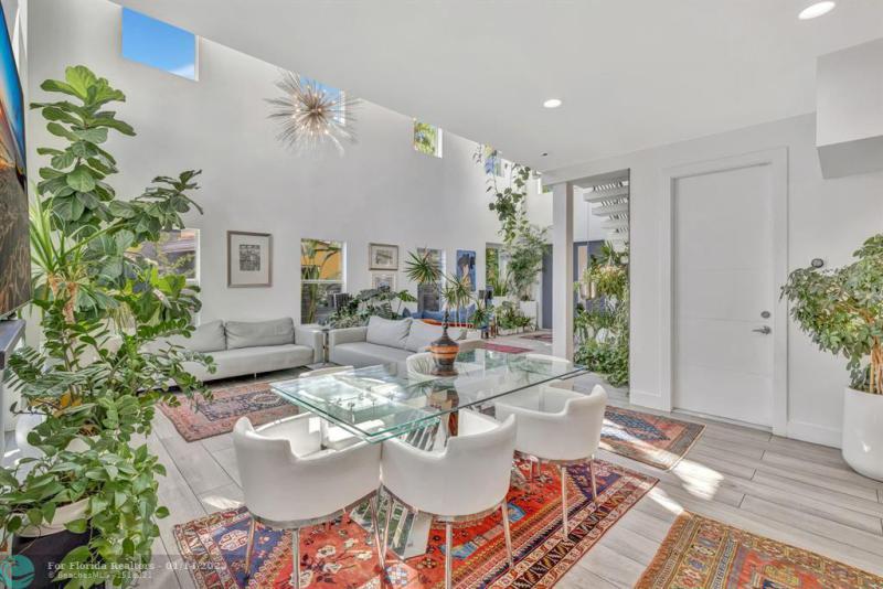  Single Family Homes Photo 25: 2502 NE 6th Ave  Wilton Manors,  FL 33305