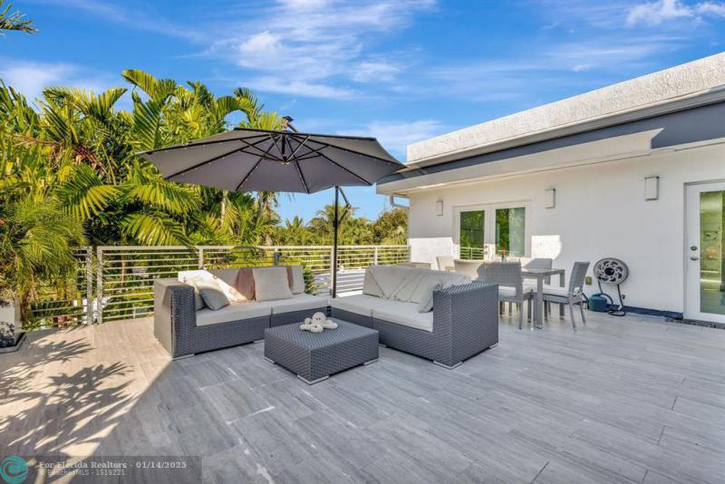  Single Family Homes Photo 33: 2502 NE 6th Ave  Wilton Manors,  FL 33305