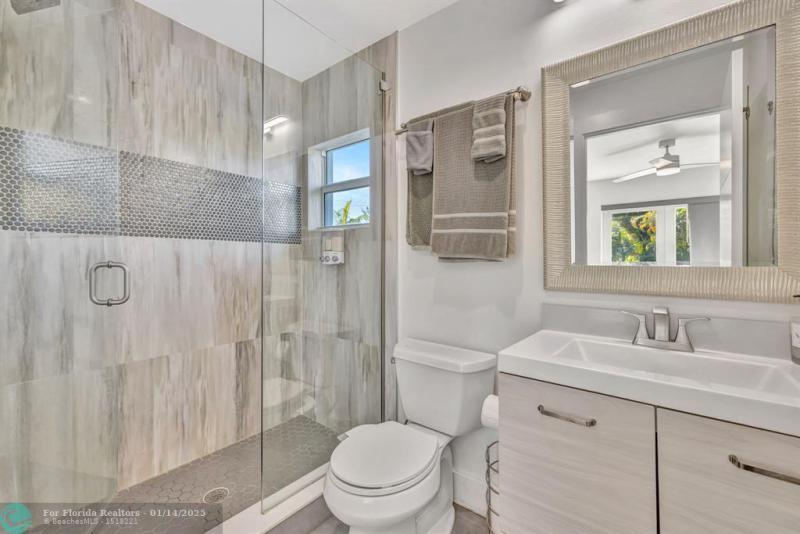  Single Family Homes Photo 45: 2502 NE 6th Ave  Wilton Manors,  FL 33305