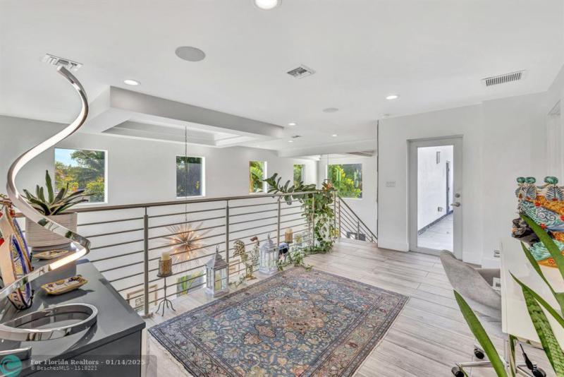  Single Family Homes Photo 49: 2502 NE 6th Ave  Wilton Manors,  FL 33305