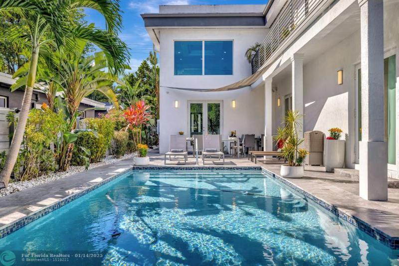  Single Family Homes Photo 5: 2502 NE 6th Ave  Wilton Manors,  FL 33305