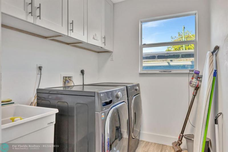  Single Family Homes Photo 51: 2502 NE 6th Ave  Wilton Manors,  FL 33305