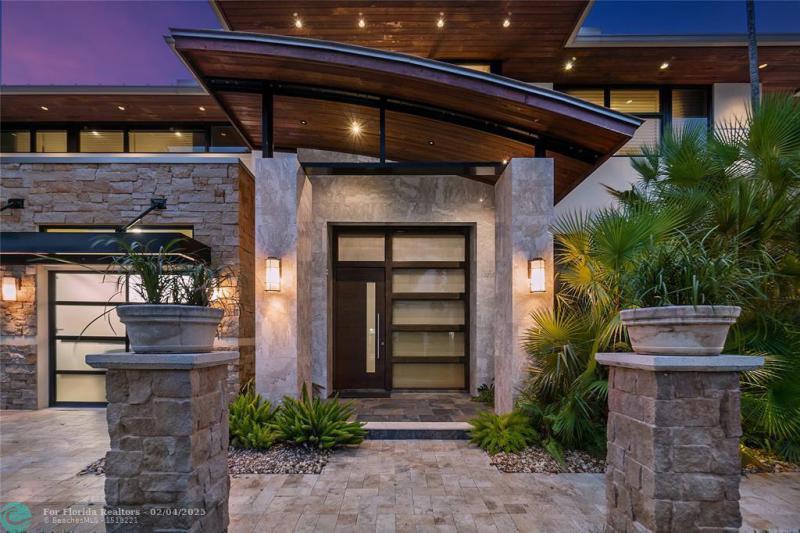  Single Family Homes Photo 11: 615 Royal Plaza Dr  Fort Lauderdale,  FL 33301