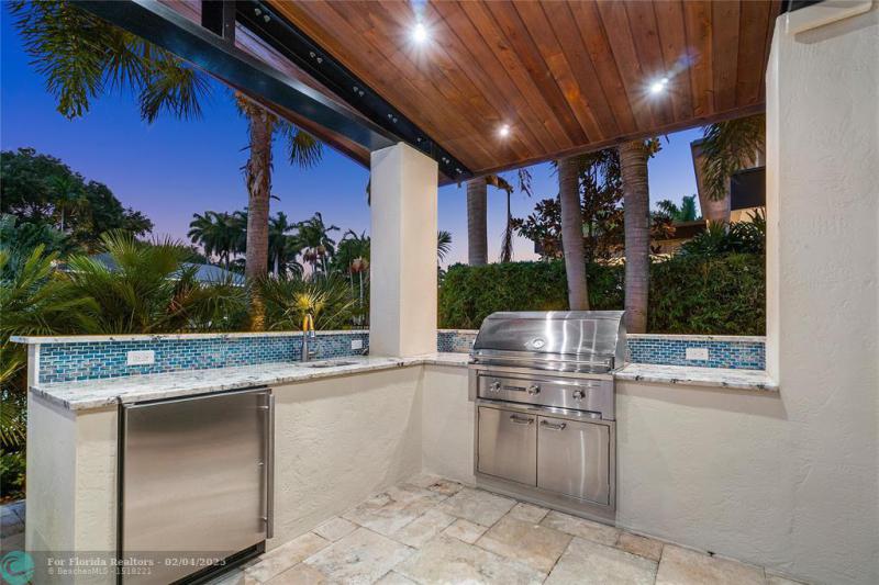  Single Family Homes Photo 14: 615 Royal Plaza Dr  Fort Lauderdale,  FL 33301