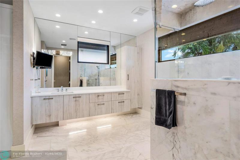  Single Family Homes Photo 49: 615 Royal Plaza Dr  Fort Lauderdale,  FL 33301