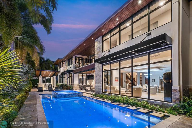  Single Family Homes Photo 5: 615 Royal Plaza Dr  Fort Lauderdale,  FL 33301