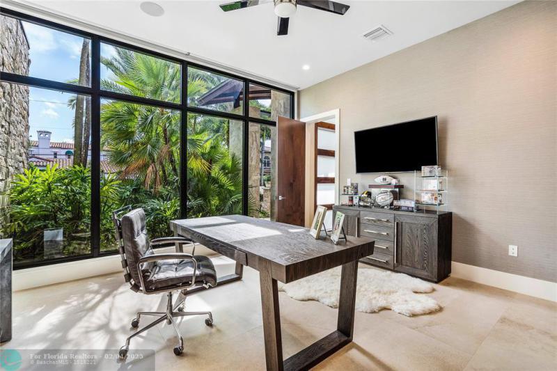  Single Family Homes Photo 64: 615 Royal Plaza Dr  Fort Lauderdale,  FL 33301