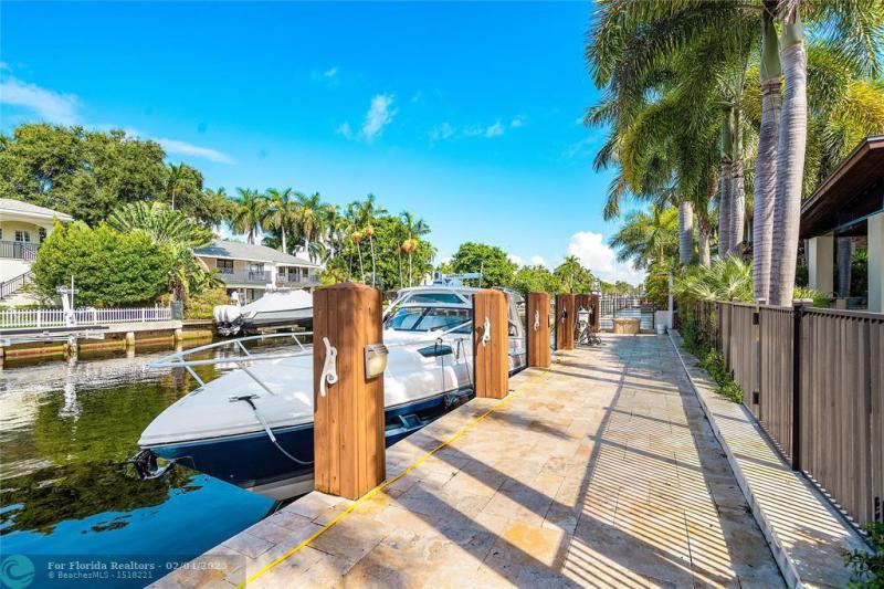  Single Family Homes Photo 74: 615 Royal Plaza Dr  Fort Lauderdale,  FL 33301