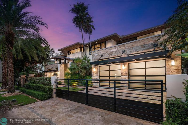  Single Family Homes Photo 9: 615 Royal Plaza Dr  Fort Lauderdale,  FL 33301