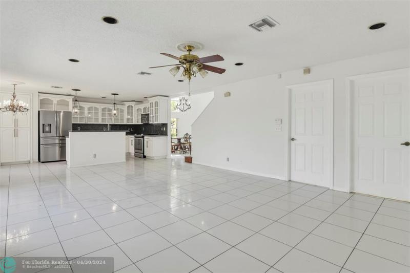  Single Family Homes Photo 11: 6861 NW 27th St  Margate,  FL 33063