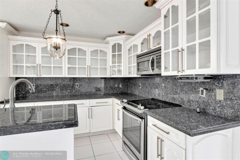  Single Family Homes Photo 18: 6861 NW 27th St  Margate,  FL 33063
