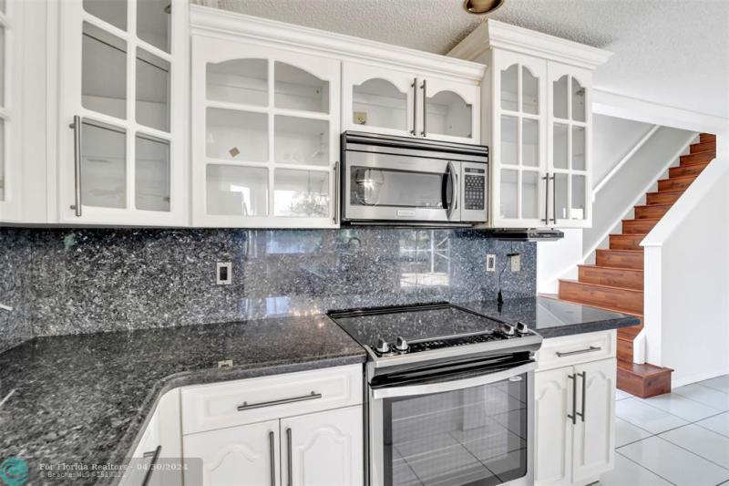  Single Family Homes Photo 19: 6861 NW 27th St  Margate,  FL 33063