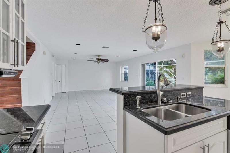  Single Family Homes Photo 21: 6861 NW 27th St  Margate,  FL 33063