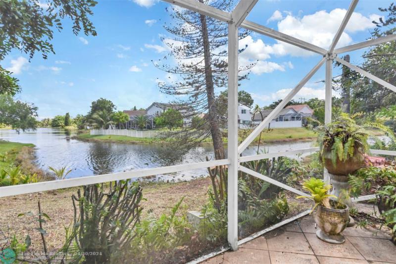  Single Family Homes Photo 24: 6861 NW 27th St  Margate,  FL 33063