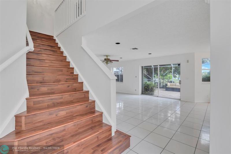  Single Family Homes Photo 9: 6861 NW 27th St  Margate,  FL 33063
